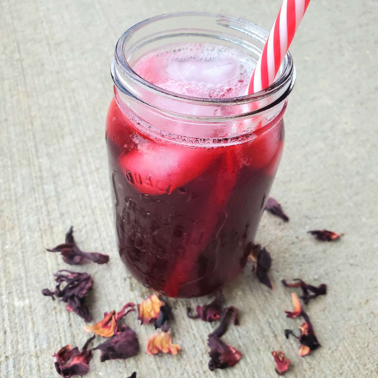 Traditional Agua de Jamaica in a mason jar
